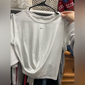 Nike crop top dry fit
